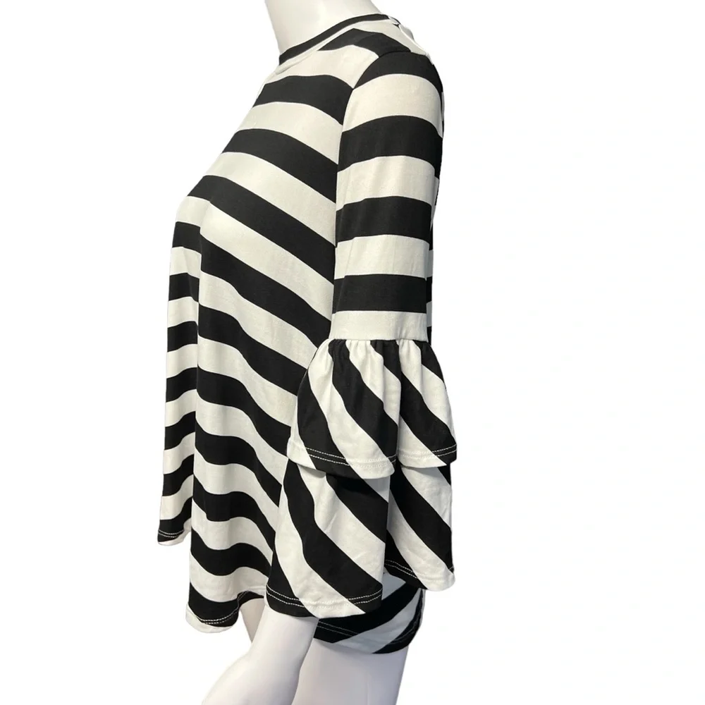 Riah Fashion - Women’s Striped Bell Sleeve Top Sz. SM - Picture 3 of 5